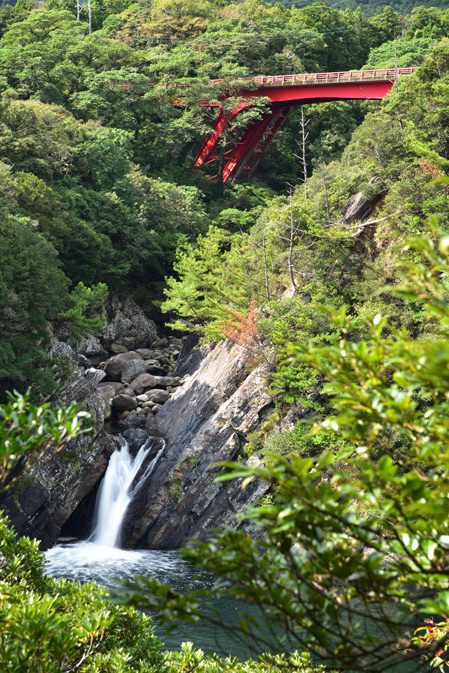 Yakushima - wyspa wiecznej zieleni i starożytnych cedrów (miejsca z mapy) 6 miejsca z mapy yakushima most twoje mapy com