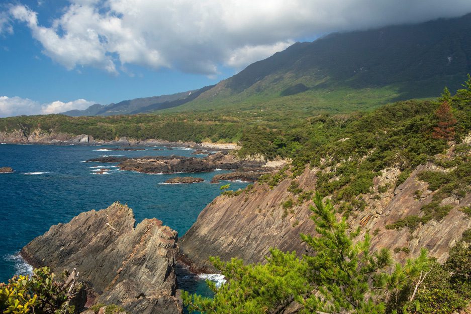 Yakushima - wyspa wiecznej zieleni i starożytnych cedrów (miejsca z mapy) 5 miejsca z mapy yakushima wybrzeze twoje mapy com