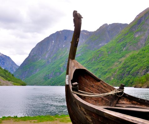 Czy Arendelle leży nad fiordem? Geografia w bajkach. 6 lodz wikingow fiordy norwegia twoje mapy com